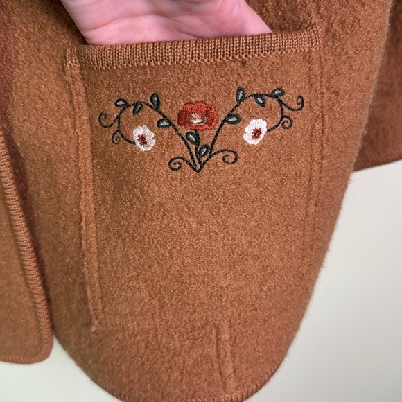 Vintage Wool Cardigan Sweater Grandma Coastal Embroidered Flowers - Picture 4 of 17